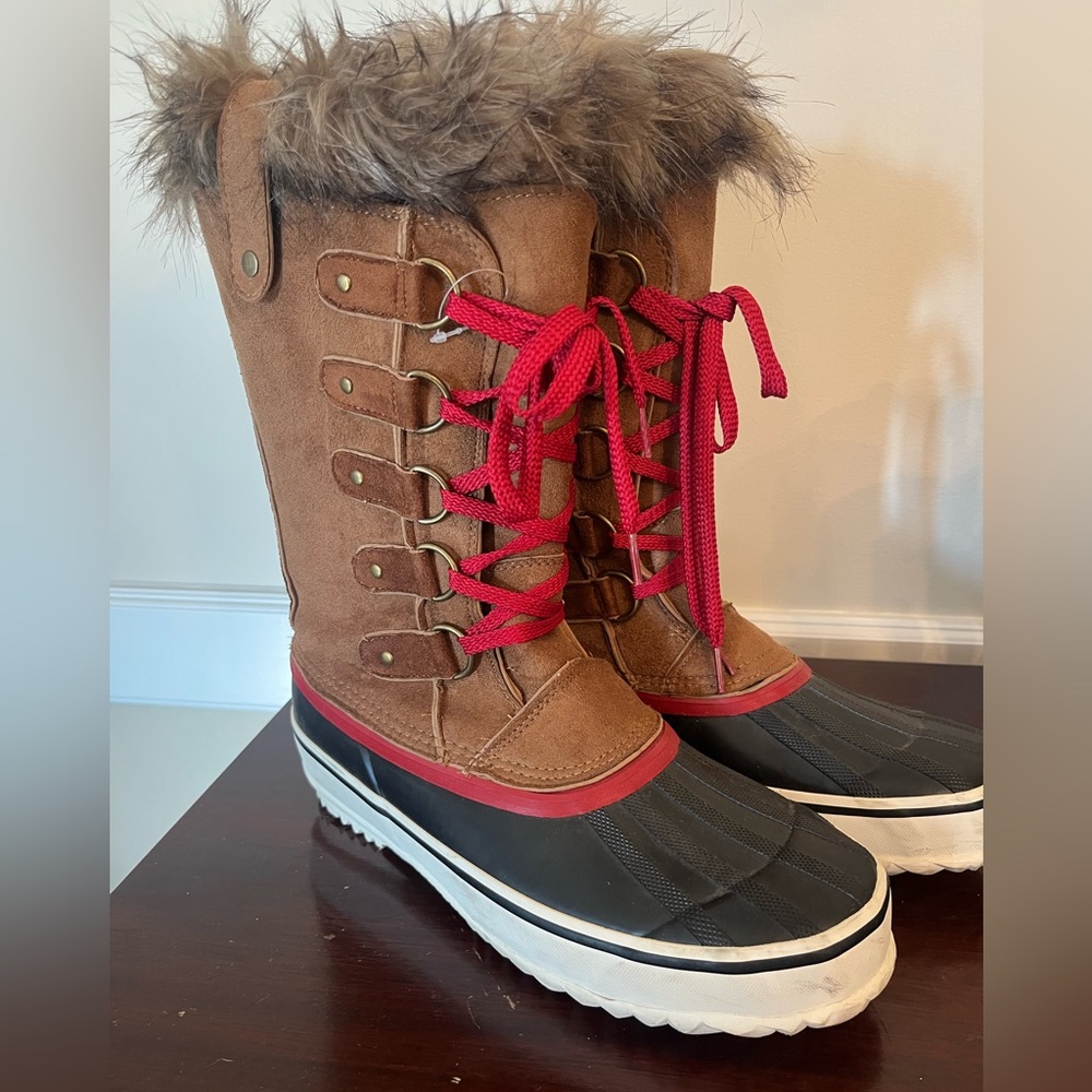 Women's Fur-Lined Winter Boots - Brown and Red